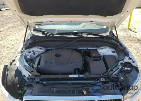 2018 Volvo Xc60 T5 Momentum from USA, damaged, VIN YV4102RK2J1062707